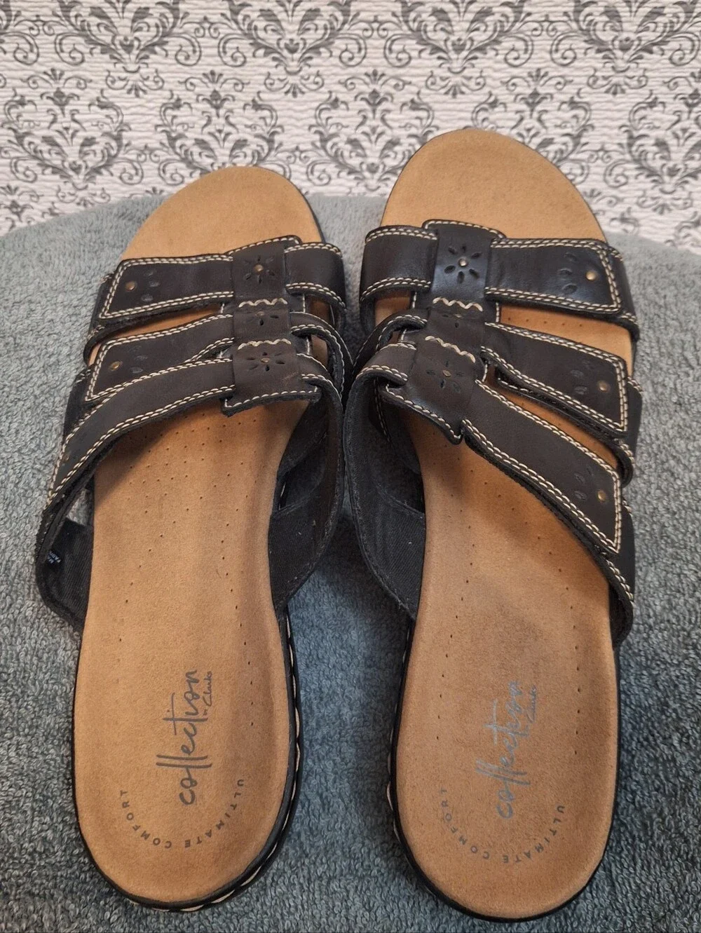Clarks Womens Leisa Black Triple-Strap Leather Slide Sandals